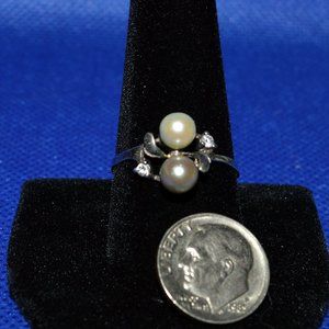 Sterling Silver Ring with Cream and Silver Pearls